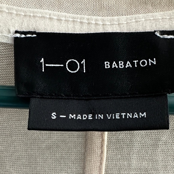 Babaton Cream Short Sleeve Tee - Picture 3 of 5
